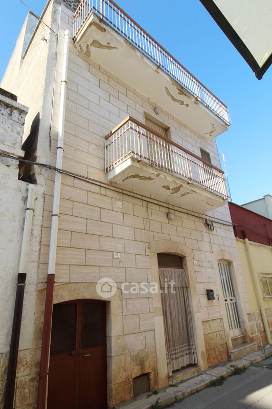 Casa indipendente in Vendita in Via Piccinni 4 a Sammichele di Bari