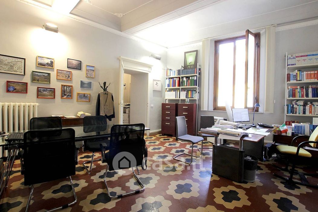 Appartamento in Vendita in Via La Lizza 10 a Siena