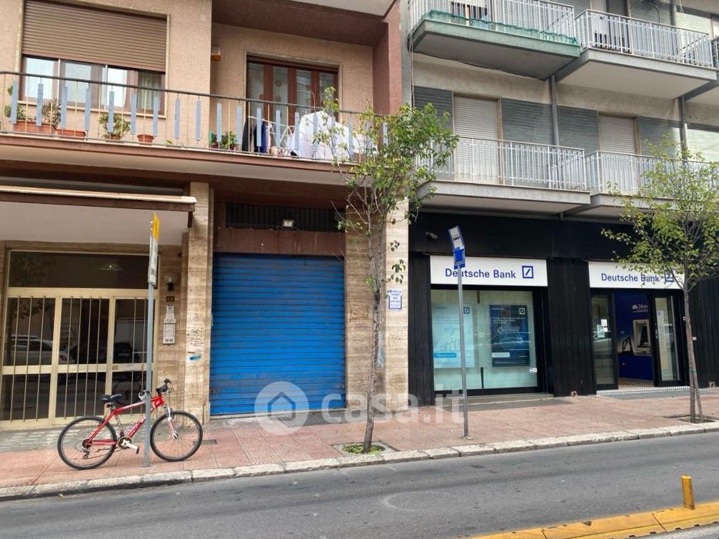 Negozio/Locale commerciale in Vendita in Corso umberto a Taranto