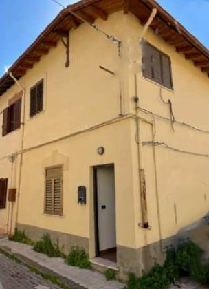 Appartamento in Vendita in Via Apuania a Messina