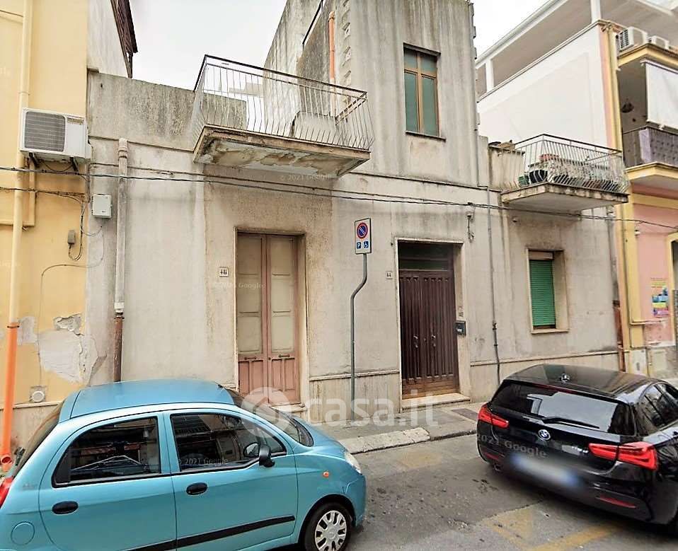 Casa indipendente in Vendita in Via Lucio Strabone 46 a Brindisi