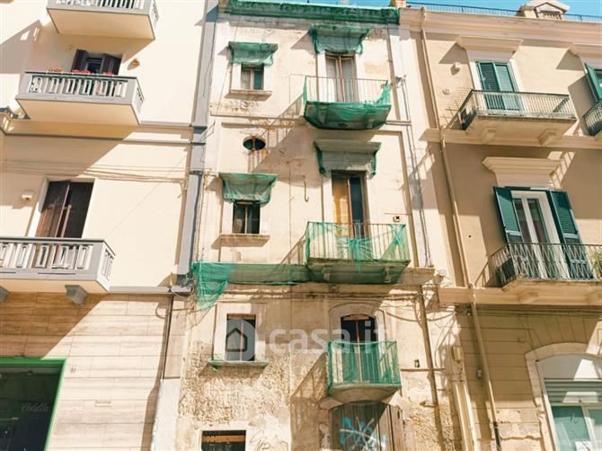 Palazzo in Vendita in Via Quintino Sella a Bari
