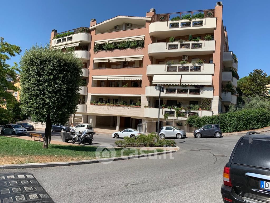 Appartamento in Vendita in Via Monte Amiata a Roma