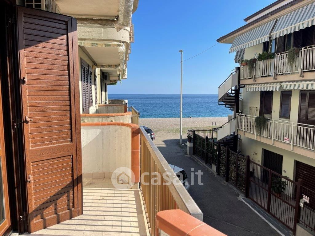 Appartamento in Vendita in Via Spiaggia a Mascali