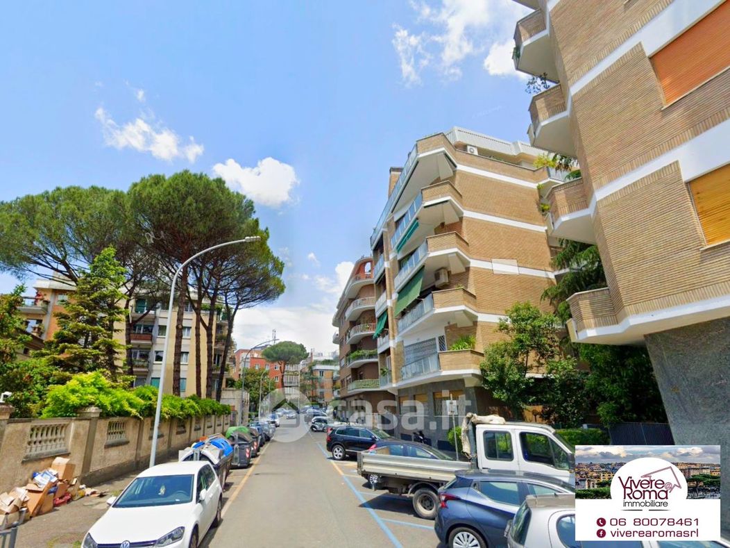 Appartamento in Vendita in Via Gian Giacomo Porro a Roma