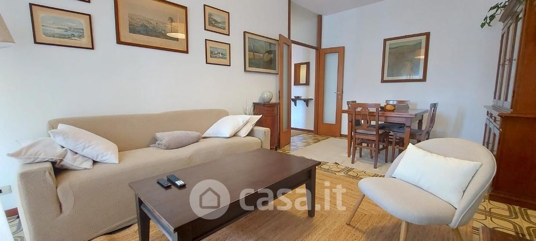 Appartamento in Vendita in Via Felice Cavallotti a Carrara