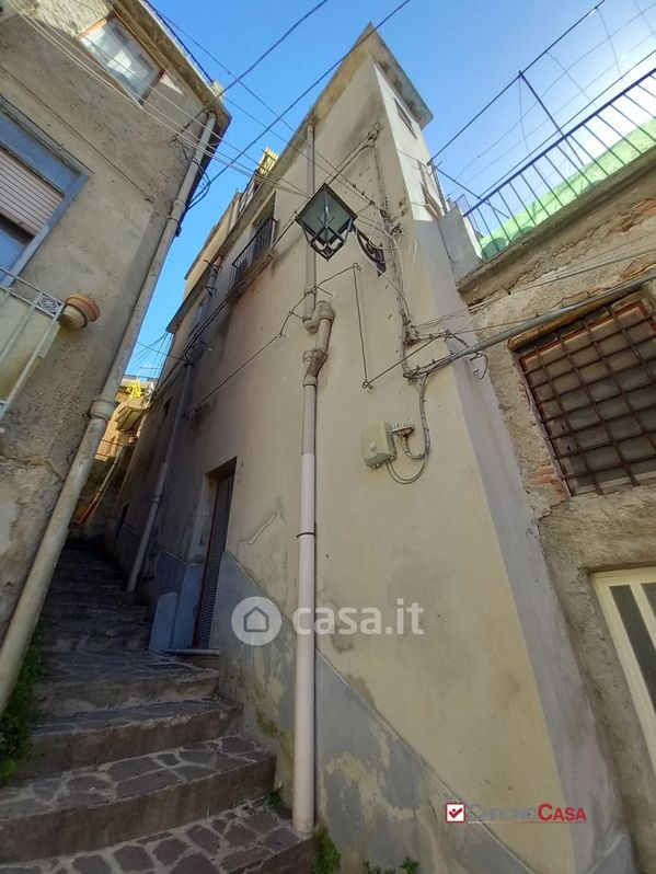 Villa in Vendita in Strada 137/A 4 a Messina