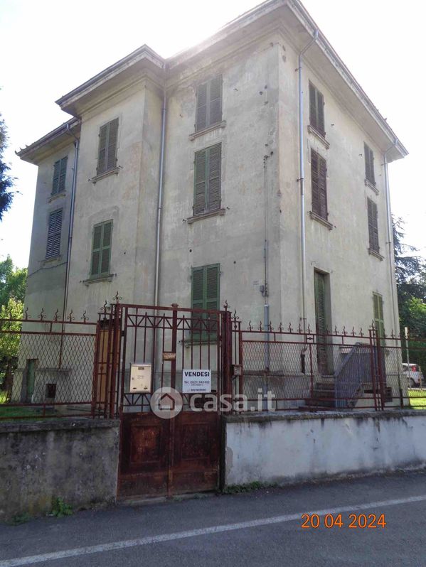 Casa indipendente in Vendita in Via Montebello 43 a Parma