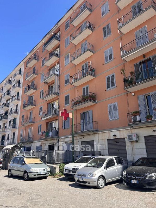 Appartamento in Vendita in Piazza Durante Francesco 16 a Palermo