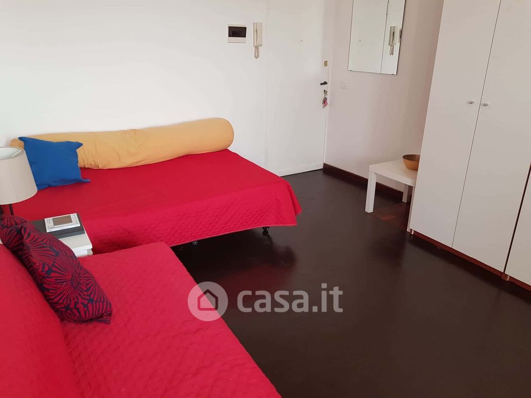Appartamento in Affitto in Via Cadore 2 a Milano