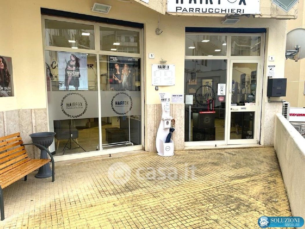 Negozio/Locale commerciale in Vendita in Via Ammiraglio Rizzo a Palermo