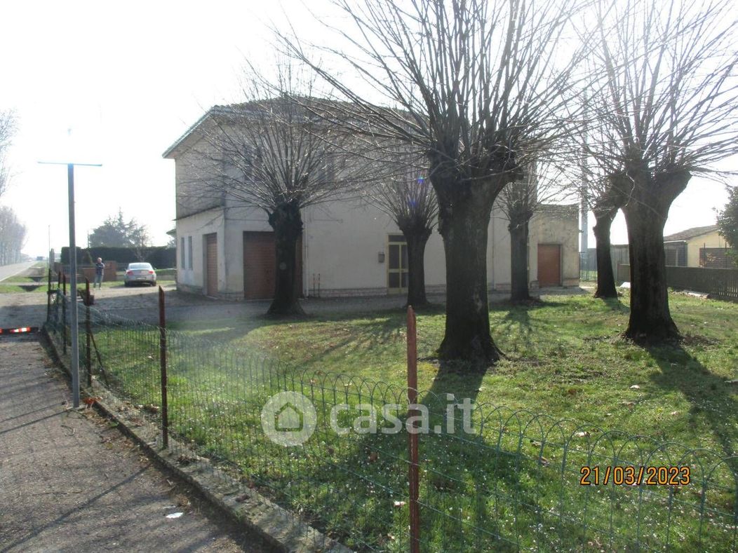 Casa indipendente in Vendita in Via Copparo 444 a Ferrara