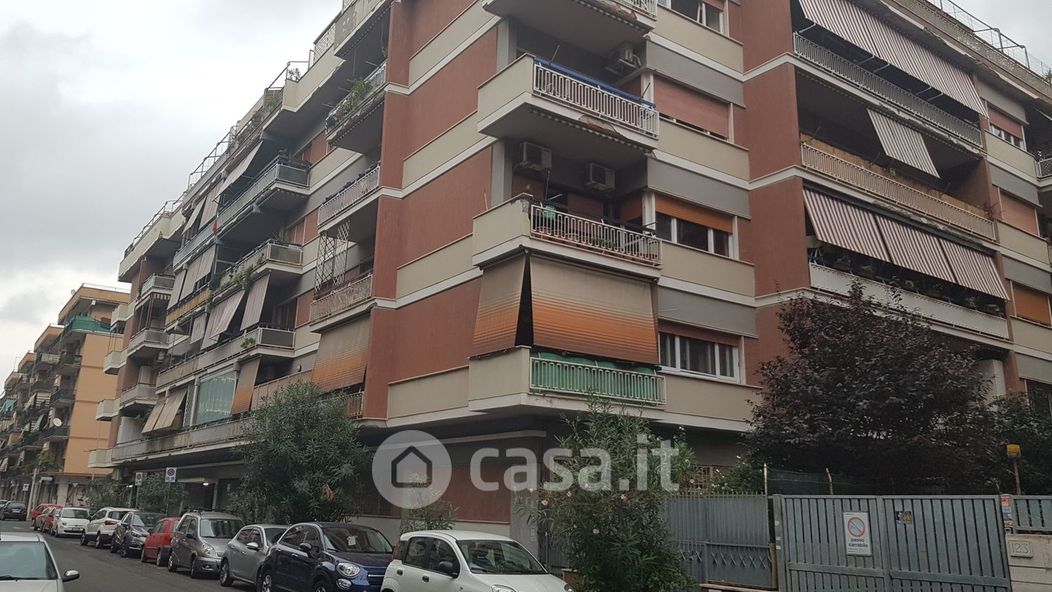 Appartamento in Vendita in Via delle Baleari a Roma