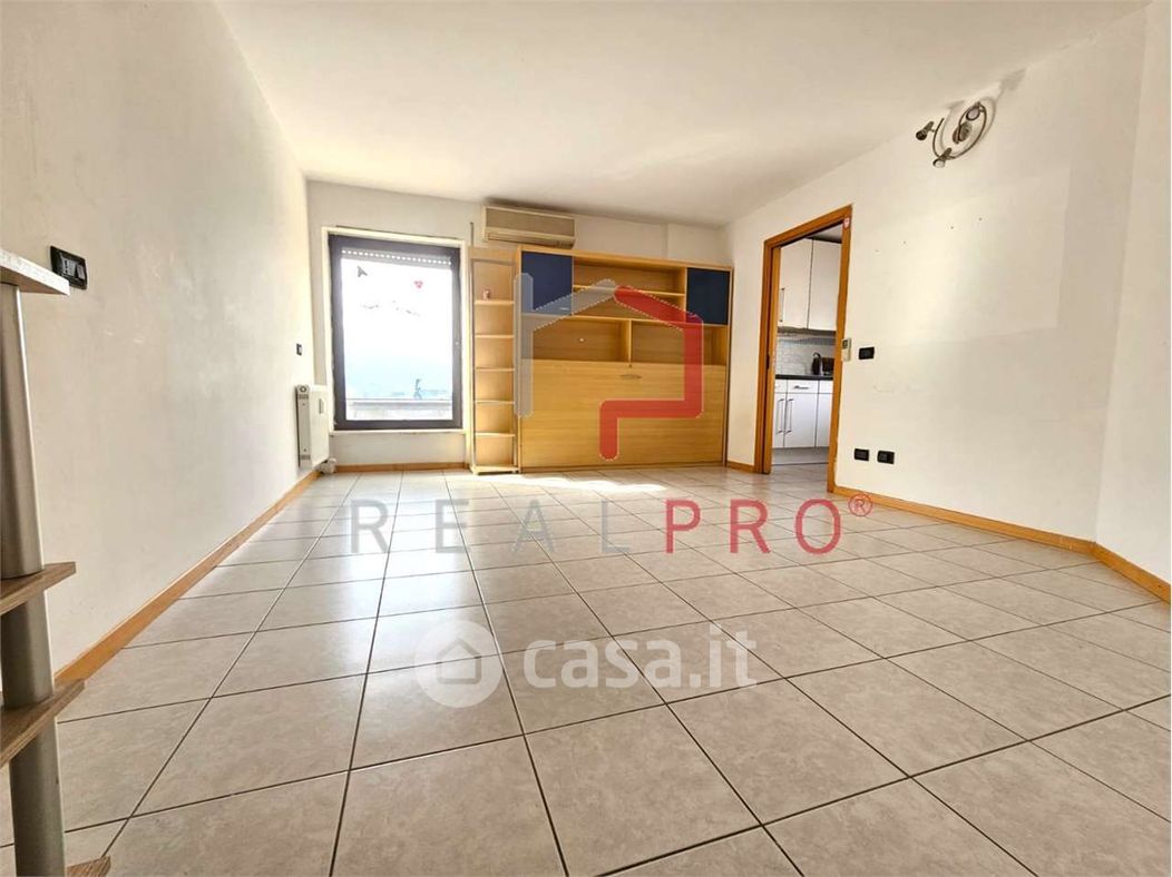 Appartamento in Vendita in Via del Ronco a Bolzano