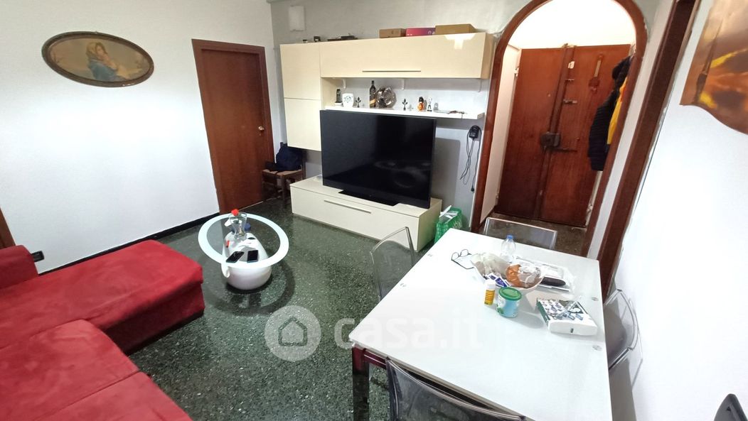 Appartamento in Vendita in Via Val D'Astico 1 a Genova