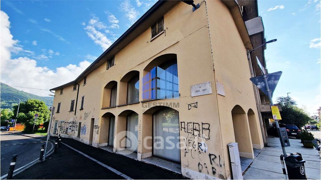 Palazzo in Vendita in Via Giuseppe Bravi 94 a Bergamo