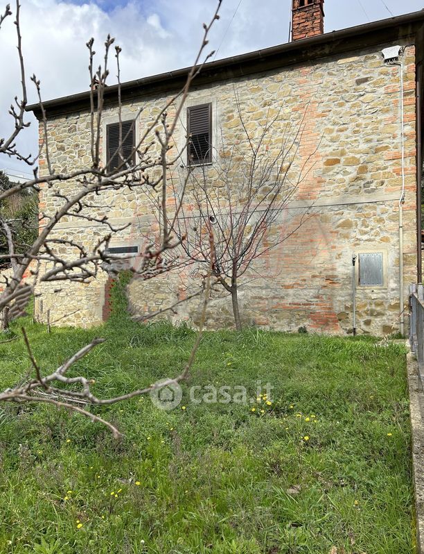 Casa indipendente in Vendita in Via delle Fonti a Arezzo