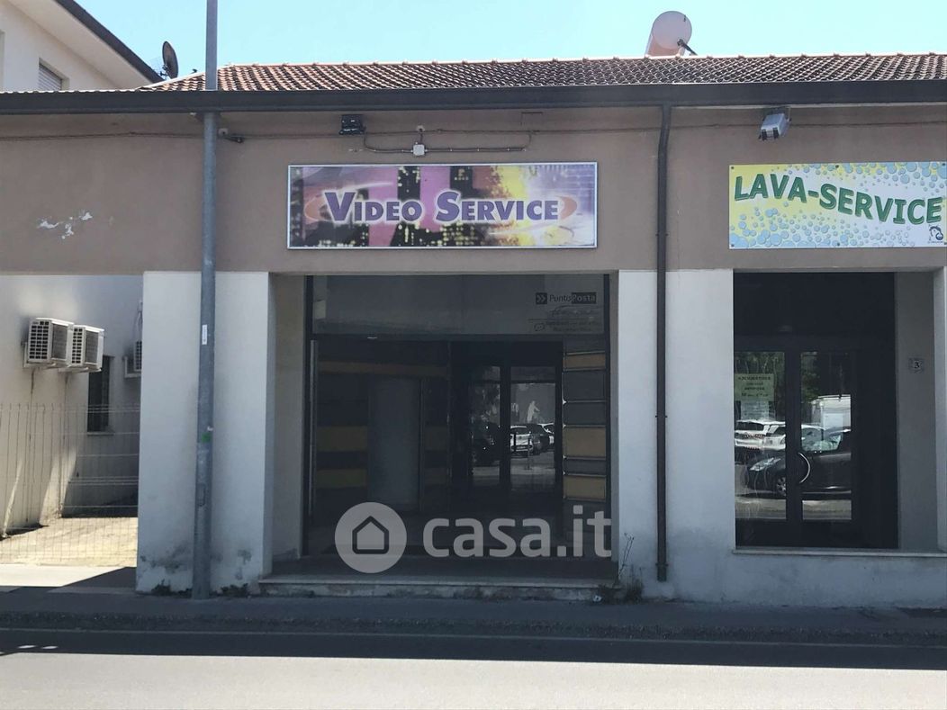 Negozio/Locale commerciale in Vendita in Via Rospicciano a Ponsacco