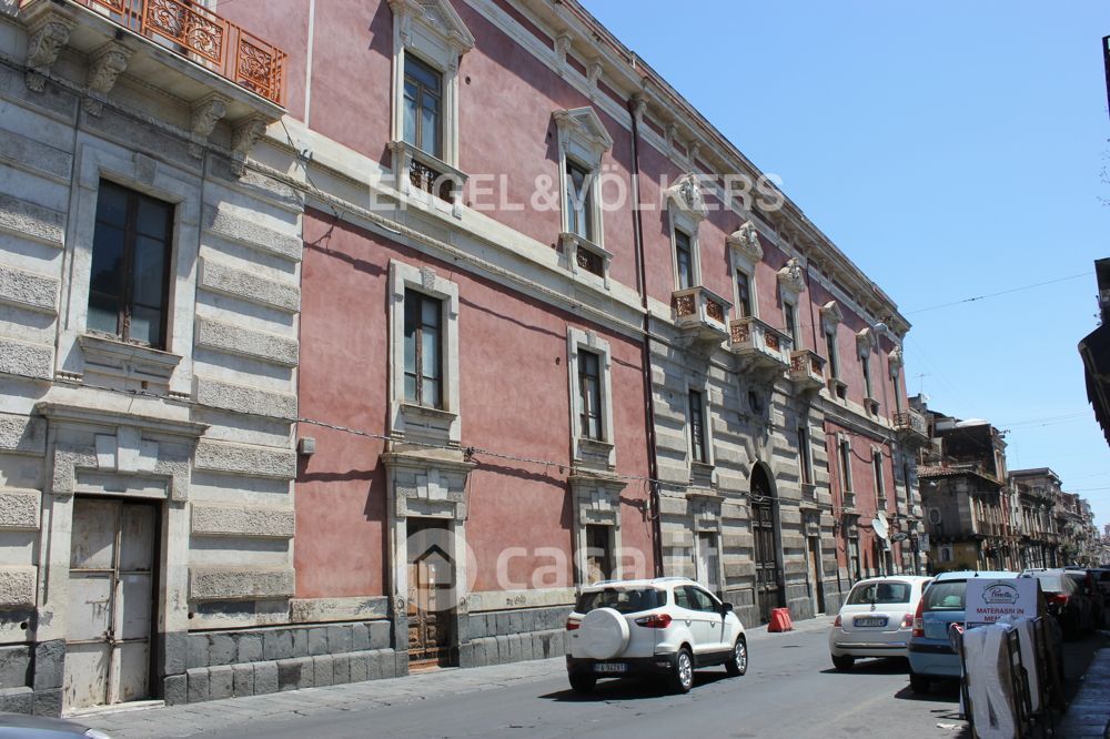 Palazzo in Vendita in Via Vittorio Emanuele II 498 a Catania
