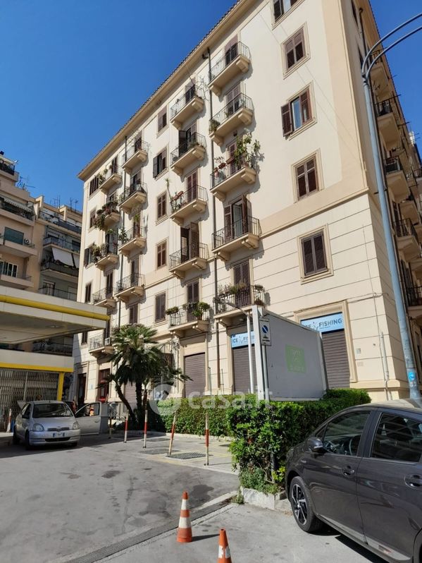 Appartamento in Vendita in Via Francesco Crispi 72 a Palermo