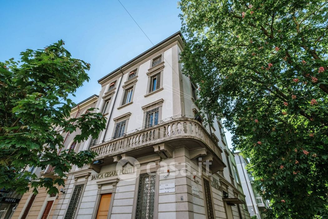 Villa in Vendita in Via Giorgio Washington 22 a Milano