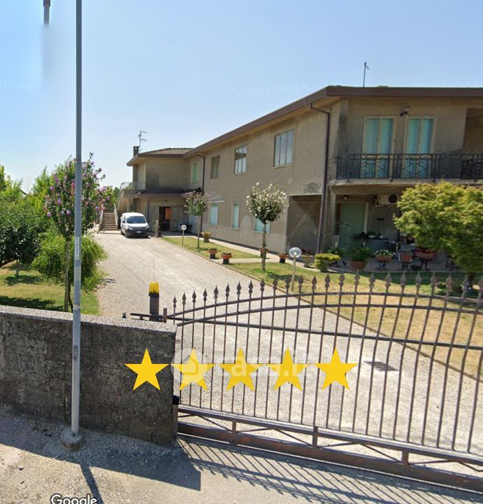 Appartamento in Vendita in Via Piave a Campolongo Maggiore
