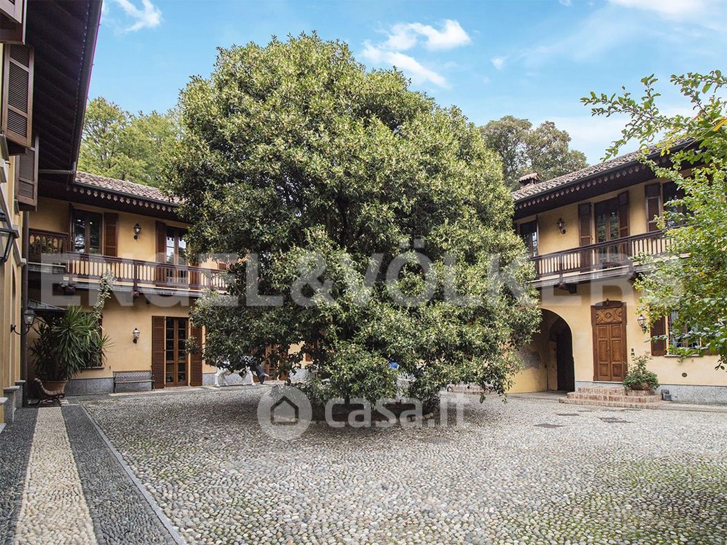 Villa in Vendita in Via Santa Maria 23 a Cassano Magnago
