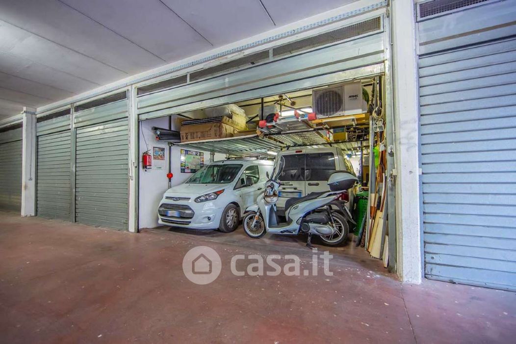 Garage/Posto auto in Vendita in Via Bologna a Ciampino