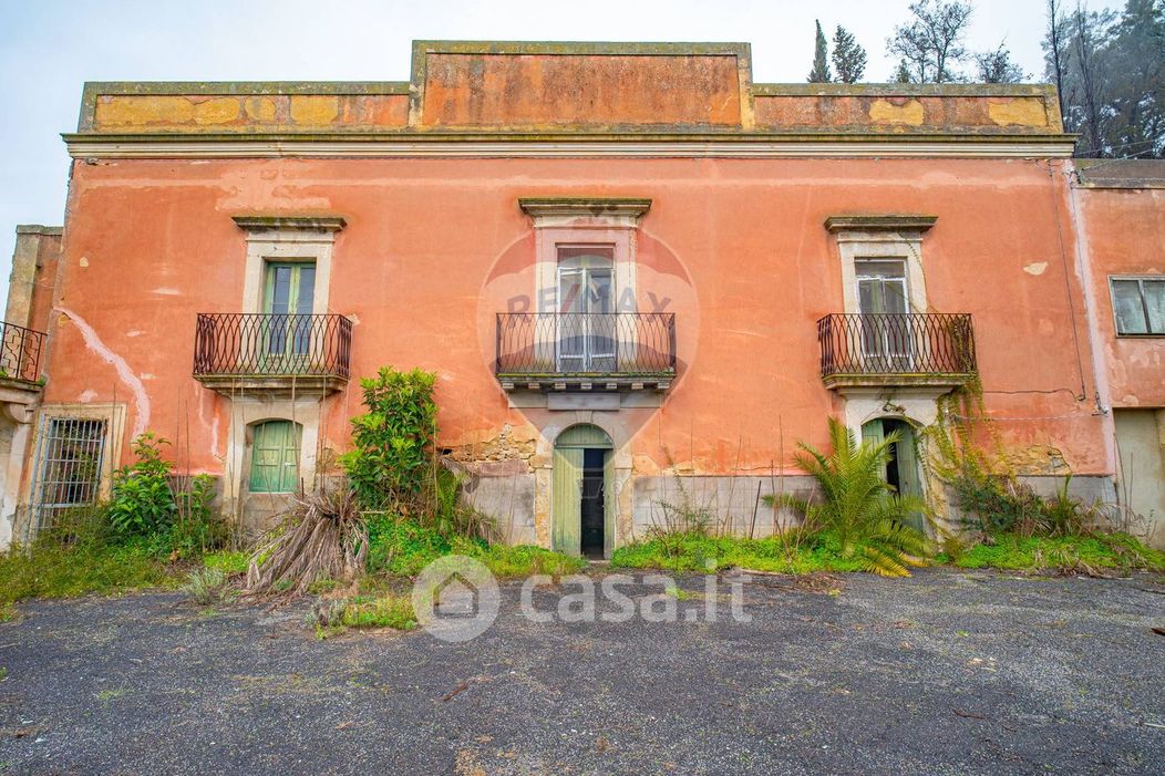 Rustico/Casale in Vendita in Via Circonvallazione 339 a Caltagirone