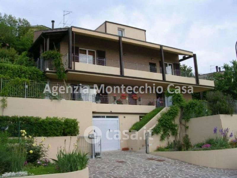 Casa indipendente in Vendita in Via Montecipollino a Pesaro
