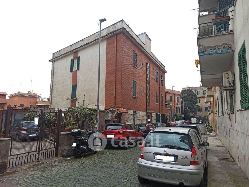 Appartamento in Vendita in Via Antonio Sebastiani 40 a Roma