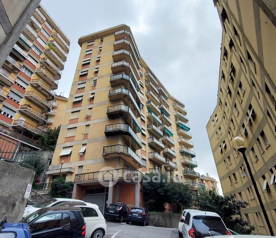 Appartamento in Vendita in Via Mario Tosa a Genova