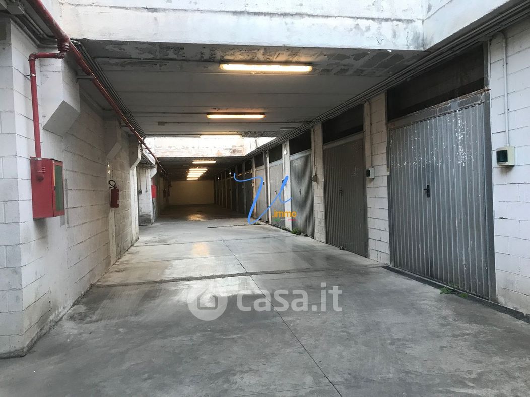 Garage/Posto auto in Vendita in Via dei Malatesta 33 a Roma