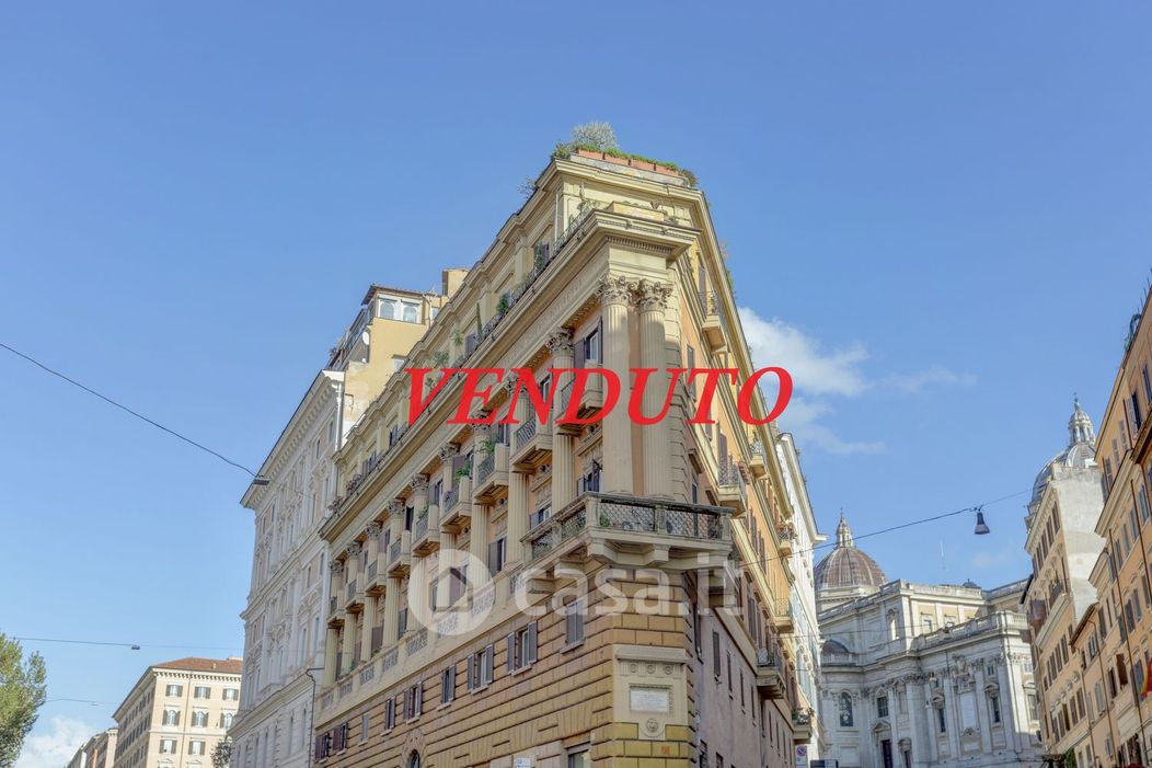 Appartamento in Vendita in Via Cavour 96 a Roma