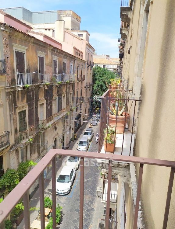 Appartamento in Vendita in Piazza Manganelli a Catania