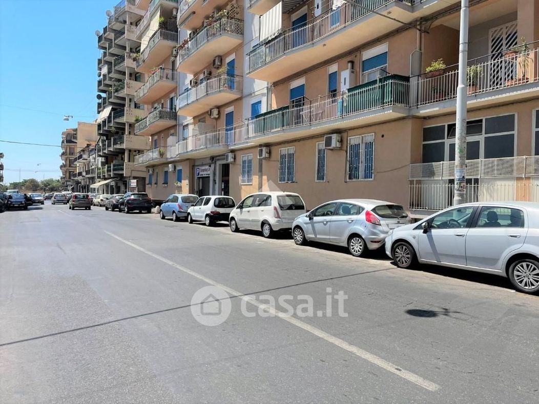 Appartamento in Vendita in Via Ammiraglio Caracciolo a Catania