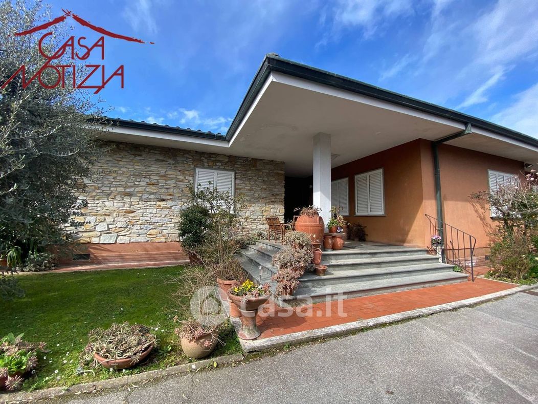 Villa in Vendita in Via Pisana a Lucca