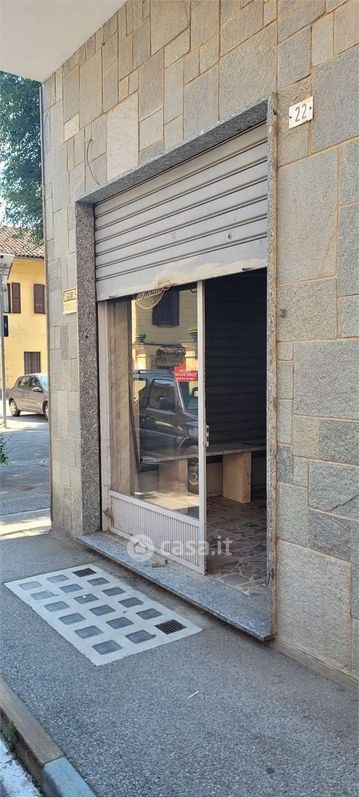 Negozio/Locale commerciale in Affitto in Via Umberto I ° a Piscina