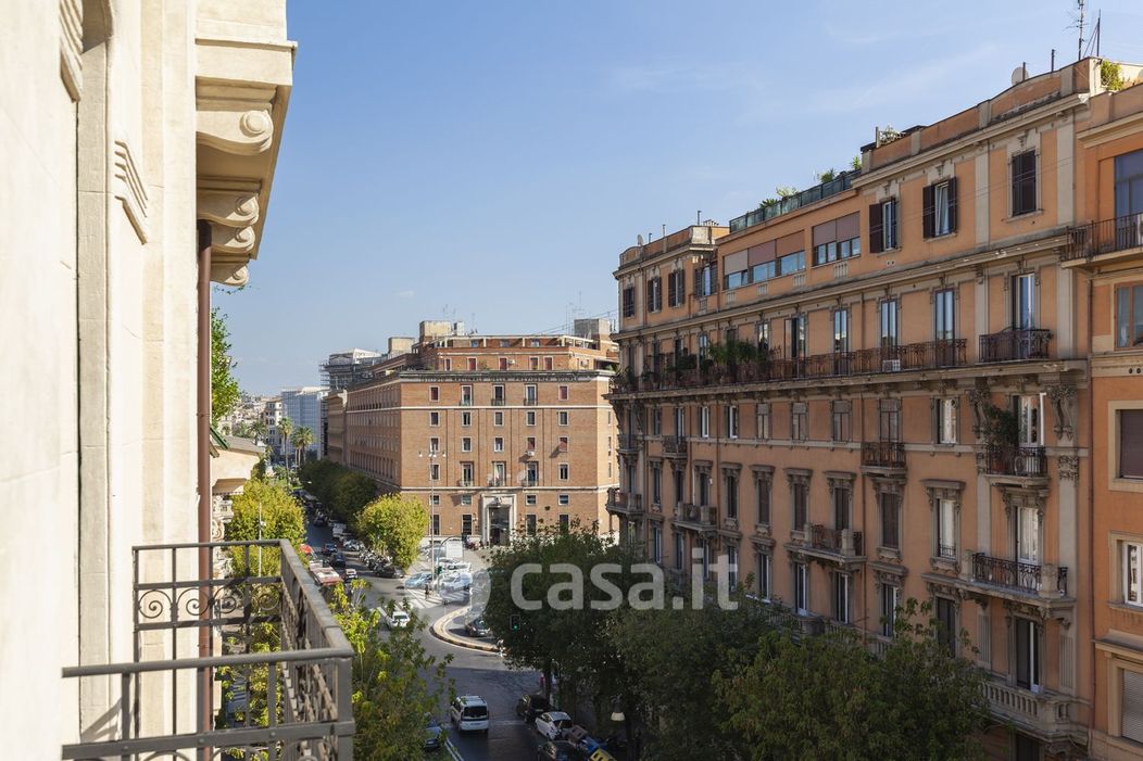 Appartamento in Vendita in Via Crescenzio a Roma