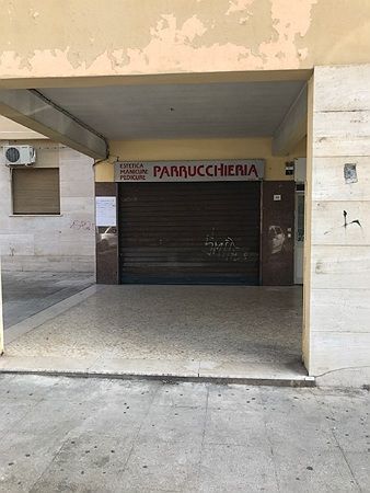 Negozio/Locale commerciale in Affitto in Piazza Europa 12 a Palermo