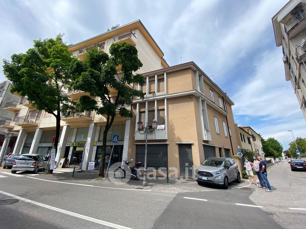 Palazzo in Vendita in Via Montello a Treviso