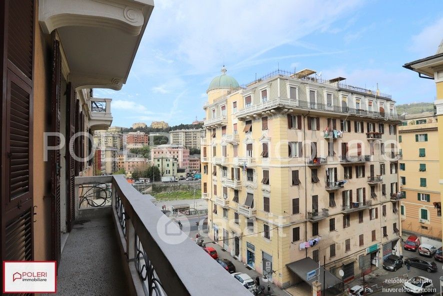 Appartamento in Vendita in Via Monticelli 5 a Genova