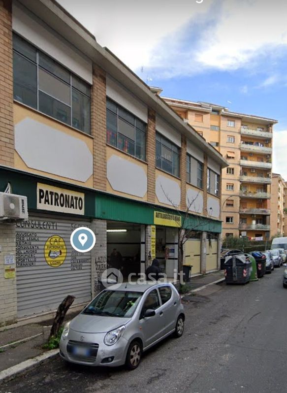 Negozio/Locale commerciale in Vendita in Via Mario Lizzani a Roma