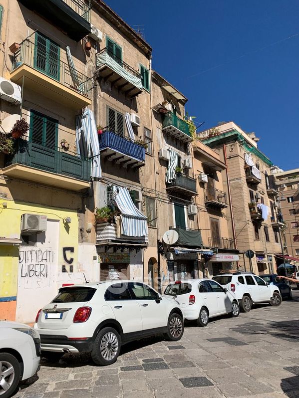 Appartamento in Vendita in Via Domenico Scinà a Palermo