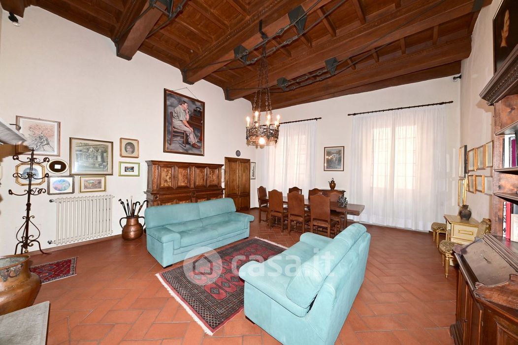 Palazzo in Vendita in Via Bicchieraia 25 a Arezzo