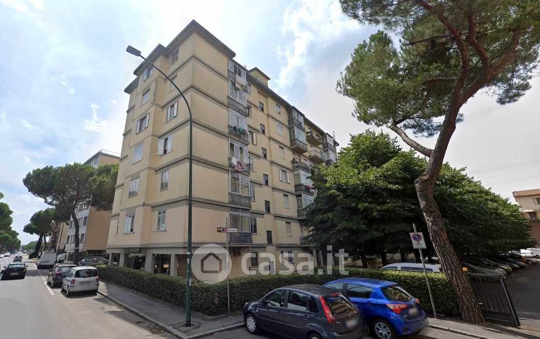 Appartamento in Vendita in Viale Galileo Galilei 63 a Prato