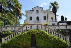 Villa in Vendita in Via Zanella 19 a Colognola ai Colli