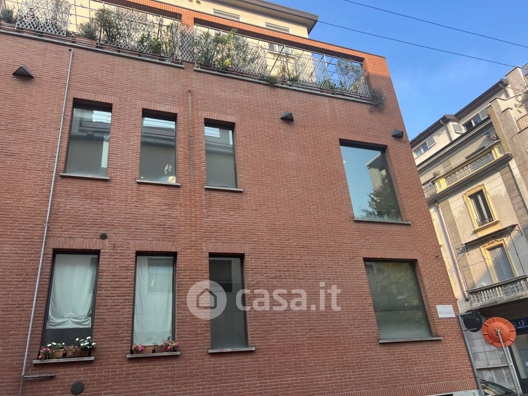 Appartamento in Vendita in Via Melegnano 2 a Milano