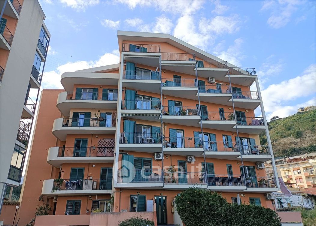 Appartamento in Vendita in Vicolo San Cosimo 77 a Messina