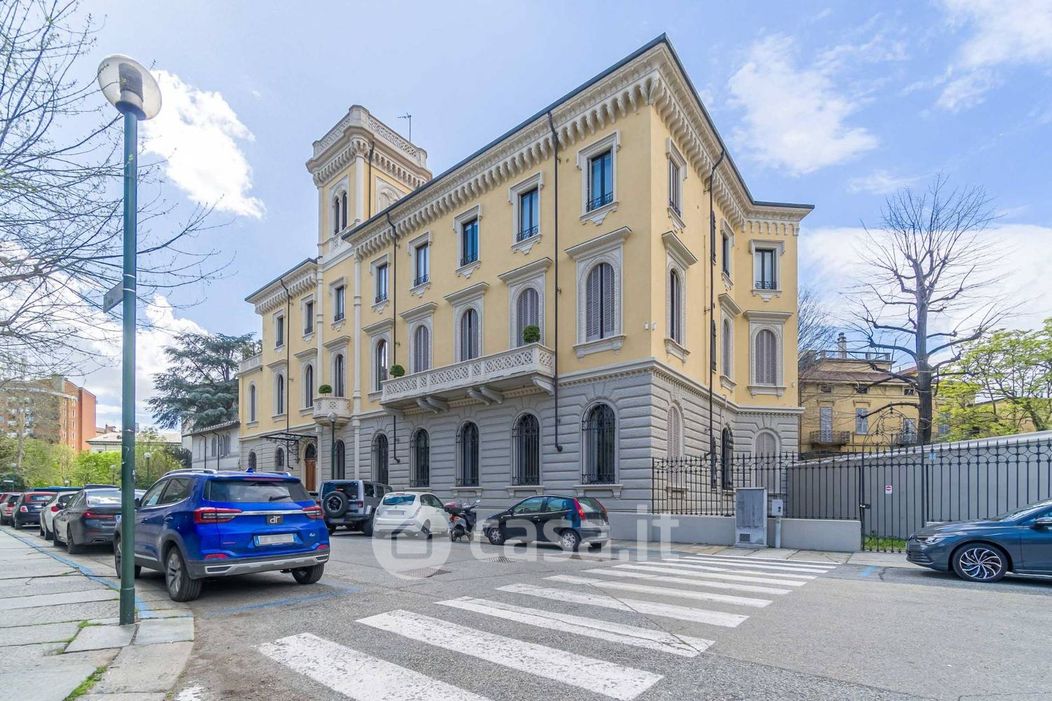Appartamento in Affitto in Via Vincenzo Vela 7 a Torino